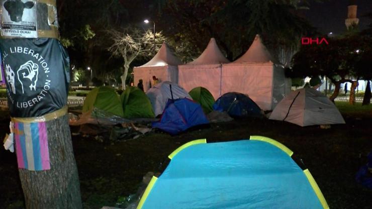 Yeni yıla İBB önünde girdiler