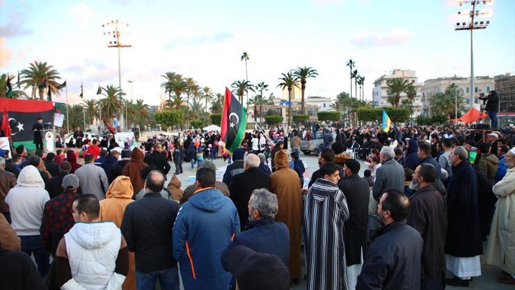 Libyanın başkentinde Türkiyenin tezkere kararı kutlandı