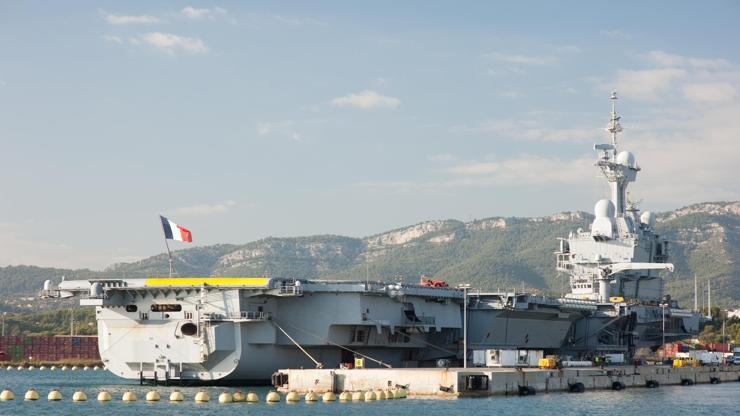 Fransadan dikkat çeken hamle: Uçak gemisini yolluyor