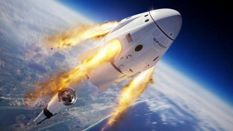 Falcon 9 infilak ettirildi, astronot kapsülü okyanusa indi