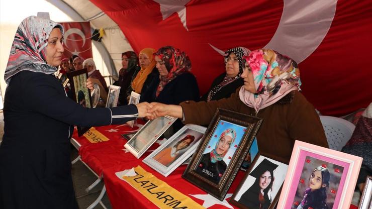 Diyarbakır annelerinin oturma eylemine bir aile daha katıldı, sayı 73e ulaştı