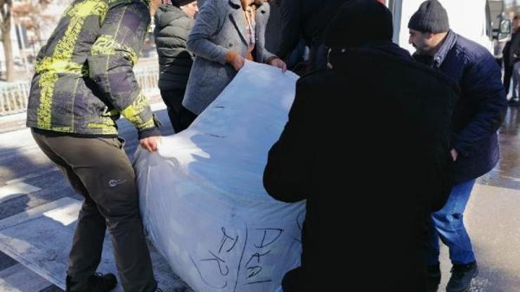 Erzurumlu öğrenciler depremzedelere yardım elini uzattı