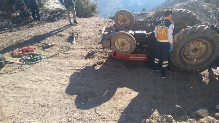Kullandığı traktörün altında kalan 16 yaşındaki Ahmet öldü
