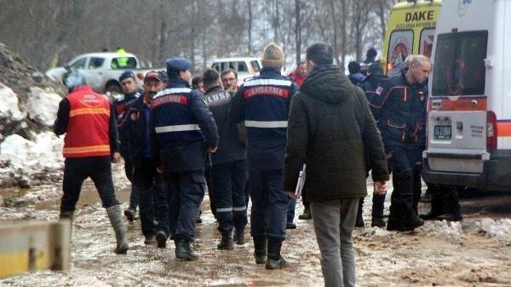 Aksu Deresi'nde, kayıp iş makinesi operatörü aranıyor