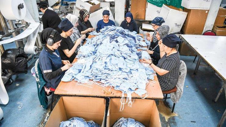 Milyonlarca maske istediler: Üretimi 24 saate çıkardılar Milyonlarca maske istediler: Üretimi 24 saate çıkardılar