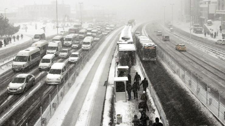 Hava durumu 8 Şubat: İstanbulda kar başladı Bölge bölge Meteoroloji raporu