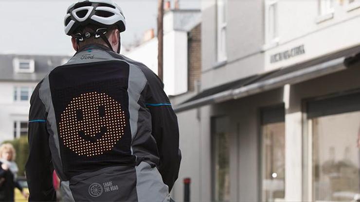 Emoji ceketi bisikletlilere güvenlik sağlıyor