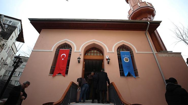 Restore edilen tarihi cami ibadete açıldı