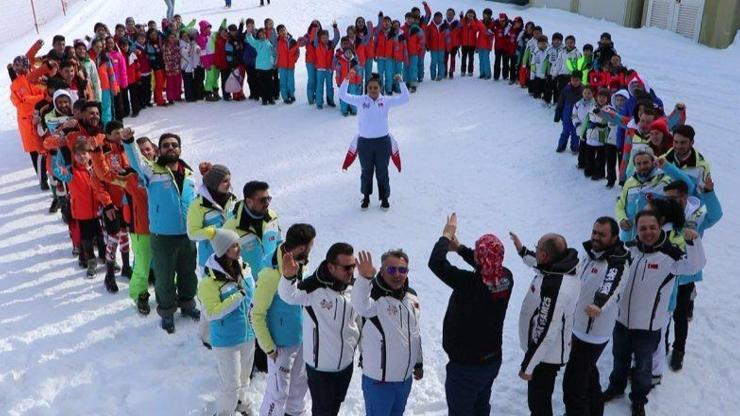 Kahraman kayakçı Türkiyeye döndü