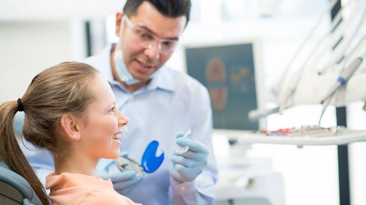 Ortodonti tedavisinde saklı telin avantajları nelerdir
