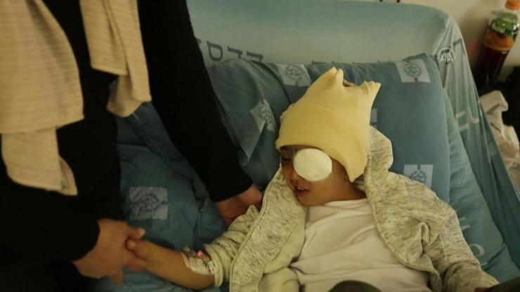 İsrail saldırdı 9 yaşındaki Filistinli Malik gözünü kaybetti