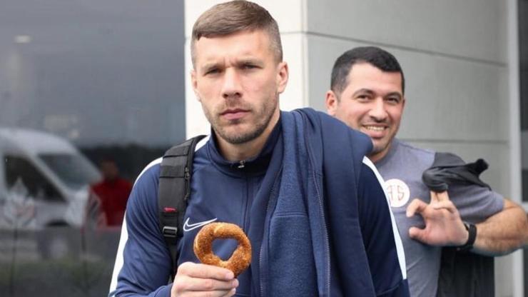 Lukas Podolski paylaşımını sildi