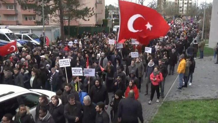 Almanyada ırkçılık protestosu