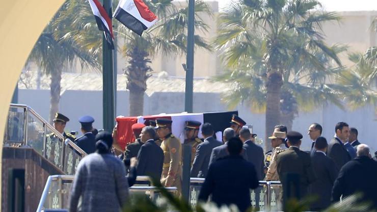 Hüsnü Mübarek için Mısırda askeri cenaze töreni