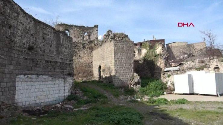 Trabzon Kalesindeki yapılaşma tarihi tehdit ediyor