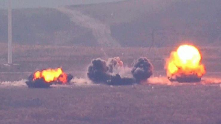 SON DAKİKA: İdlibde rejim hedefleri havadan ve karadan vuruldu... Yeni görüntüler