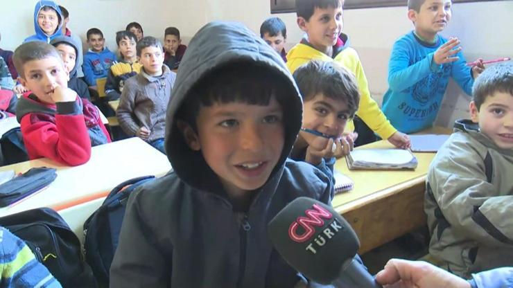 İdlibdeki savaş mağduru çocuklar eğitimlerine devam ediyorlar