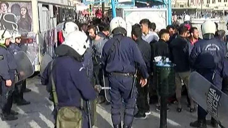 Göçmenler ve Yunan polisi arasında gerginlik