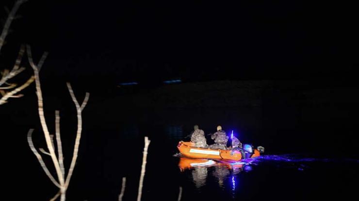 Özel harekatçılar, Yunan sınırında gece gündüz devriyesini sürdürüyor