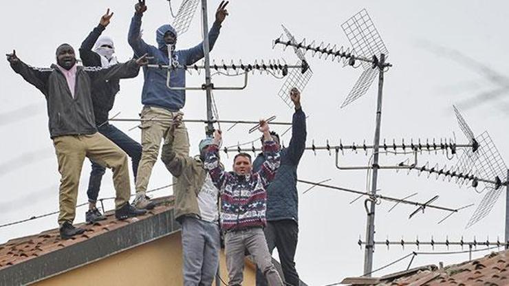 İtalyada koronavirüs gerilimi Cezaevlerinde isyan çıktı