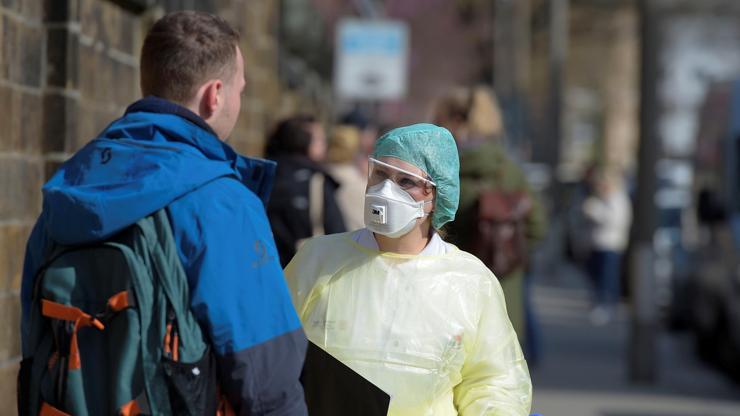 Almanyadan koronavirüs krizi açıklaması: Mayıs sonuna kadar devam edebilir