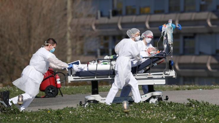 Fransa Başbakanından flaş koronavirüs açıklaması: Nisan ayının ilk 15 günü daha zor olacak