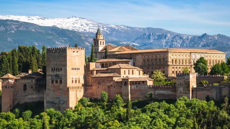 Granada neresi İşte yüz yıllar sonra ilk ezanın okunduğu Granada