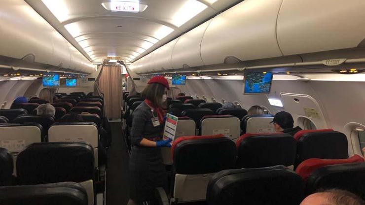18 yaş altı uçak yolcuları tek başına seyahat edebilecek