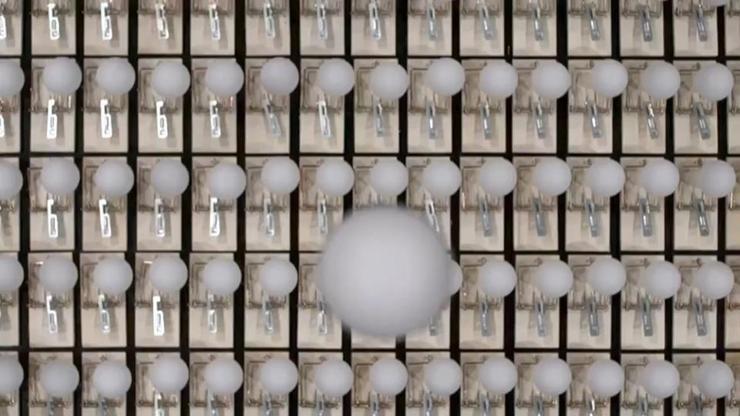 Sosyal mesafenin önemini anlatan çarpıcı video