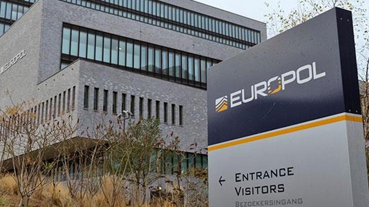 Europolden 15 milyon avroluk maske operasyonu