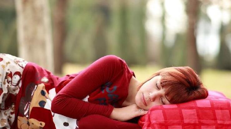 Koronavirüse karşı kaliteli uyku şart