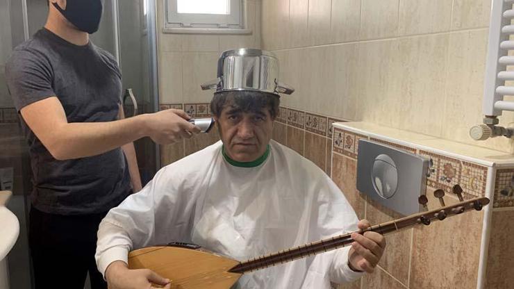 Aydın Aydın, Anadolu tas tıraşı önerdi, şarkı söyleyerek saçını kestirdi