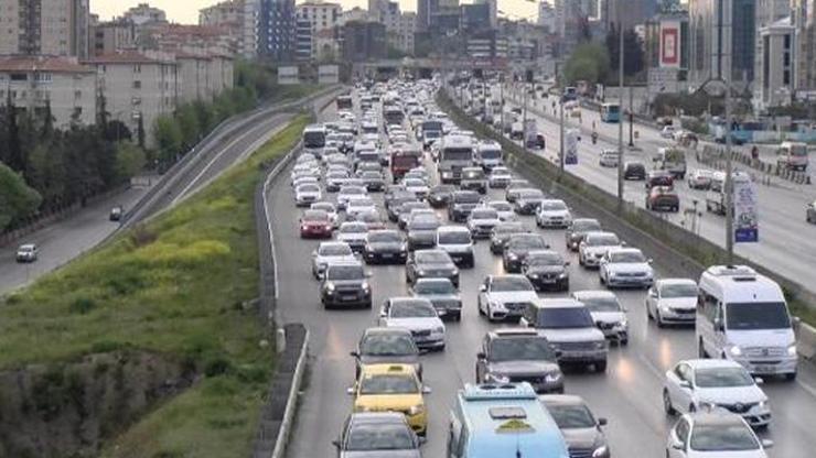 Anadolu Yakasında yoğun trafik havadan görüntülendi