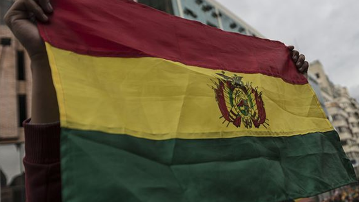 Bolivyada askeri uçak düştü: Çok sayıda ölü var