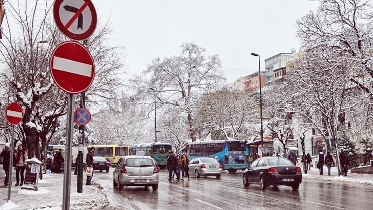 Hava durumu 10 Mayıs Pazar: Bahar ayında kar bastırdı