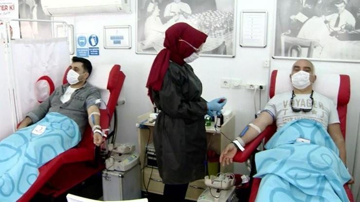Taksiciler ve oyunculardan kan bağışı çağrısına destek