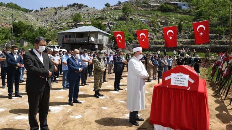 Hakkaride şehit olan Piyade Er Halil Çakır son yolculuğuna uğurlandı