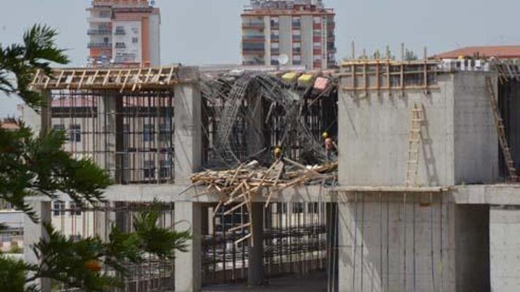Antalyada inşaatta çökme: 2 işçi yaralı