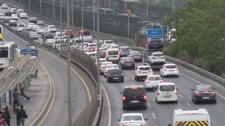 İstanbulda trafik durma noktasına geldi