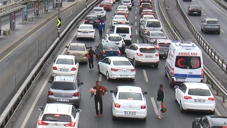 Son dakika... İstanbulda sıkışan trafik onlara yaradı