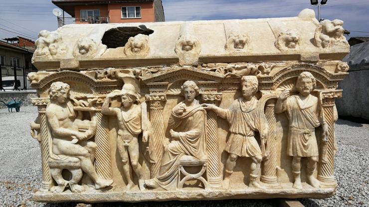 Antik Roma dönemine ait lahitte, Truva Savaşı tasvir ediliyor