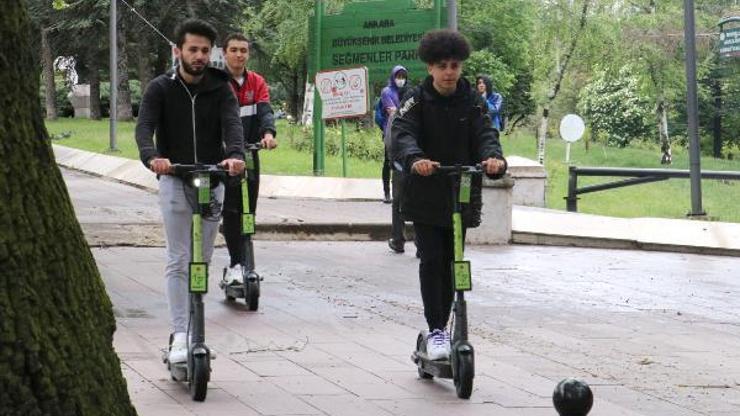 Ankarada gençler parklara akın etti