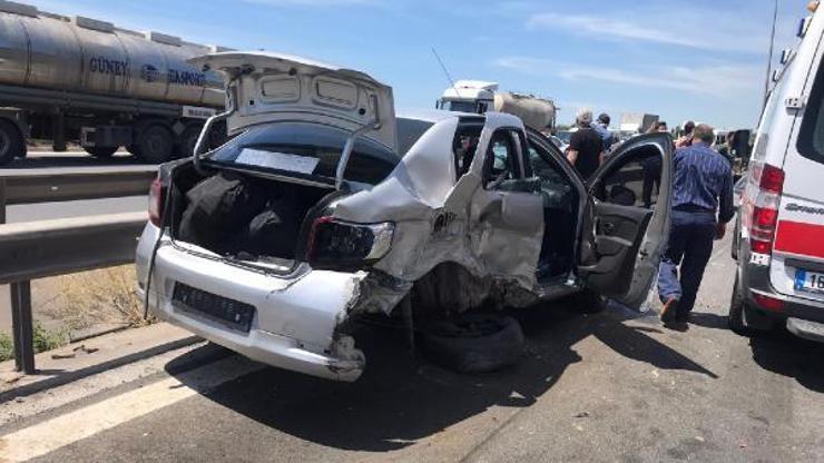 Kaza sonrası araçlardan inenlere otomobil çarptı: 7 yaralı