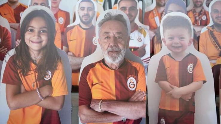 Galatasaray maket taraftarları yerleştirdi