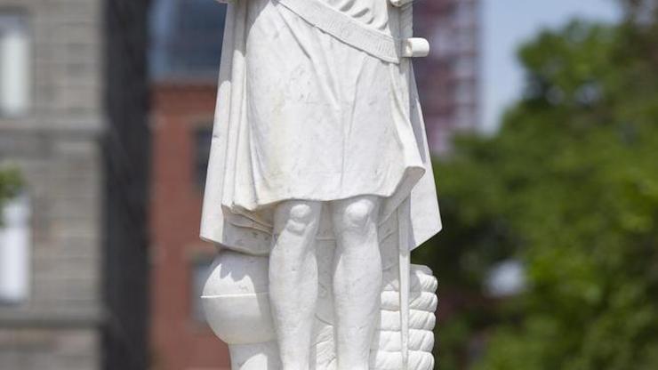 ABDde Kristof Kolombun heykeli sökülüp göle atıldı