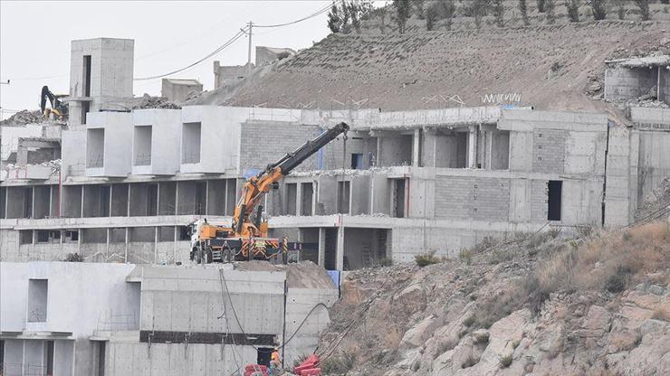 Çevre ve Şehircilik Bakanlığı: Kaçak yapıların yıkım işlemleri devam ediyor