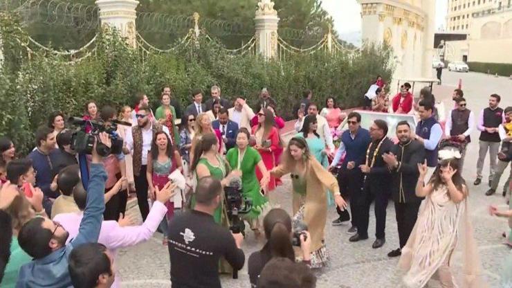 Antalya, masalsı Hint düğünlerine hazırlanıyor | Video
