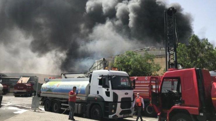 Son Dakika: Gaziantepte Organize Sanayi Bölgesinde yangın | Video