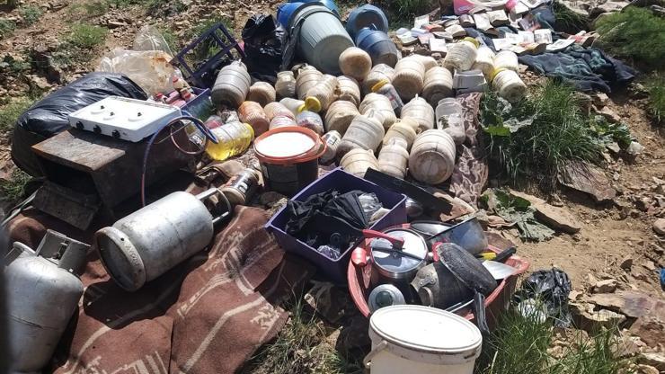 PKKlı teröristlere ait sığınakta ele geçirilen malzemeler imha edildi