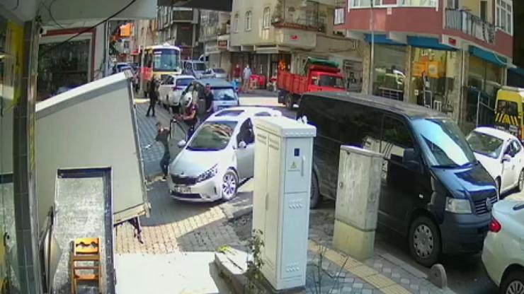 Dur ihtarına uymayıp kaçmaya başladılar İstanbulda hareketli dakikalar | Video